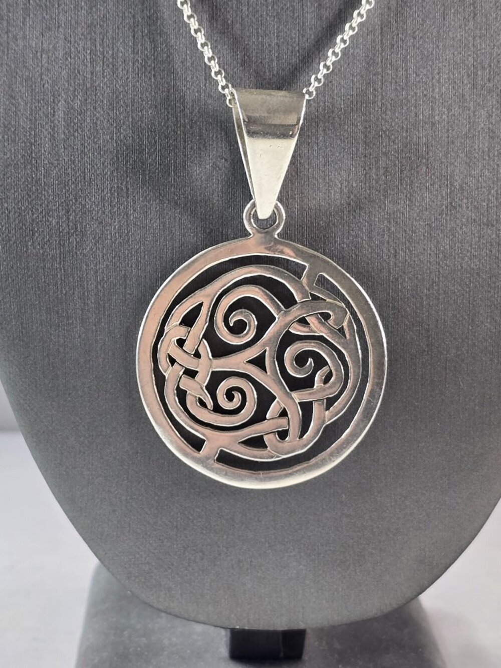 Womens Vintage Sterling Silver Celtic Knot SILPADA Pendant Necklace 27.9g E4166